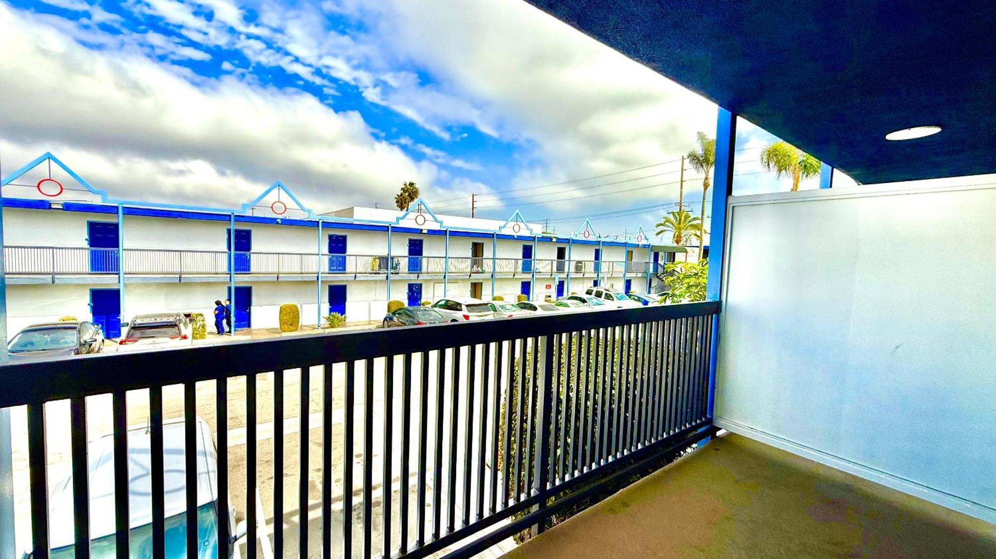 Days Inn By Wyndham Los Angeles Lax/Venicebch/Marina Delray Inglewood Bagian luar foto
